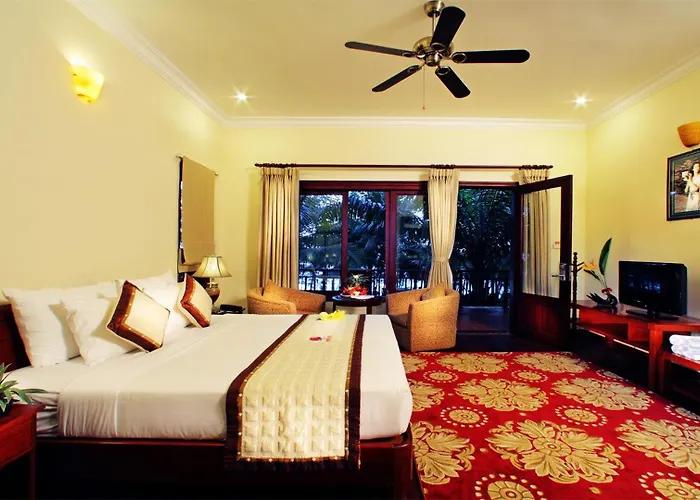 Курортный комплекс Golden Coast & 4*