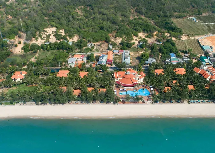 Курортный комплекс Golden Coast & 4*