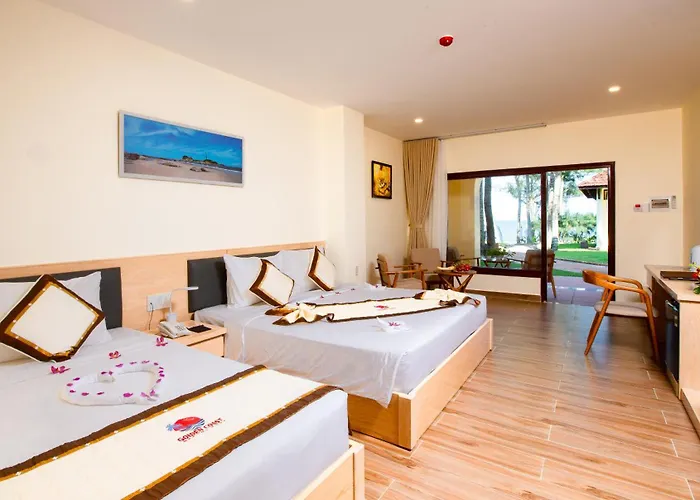 Курортный комплекс Golden Coast & 4*
