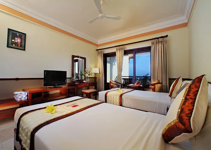 Курортный комплекс Golden Coast & 4*