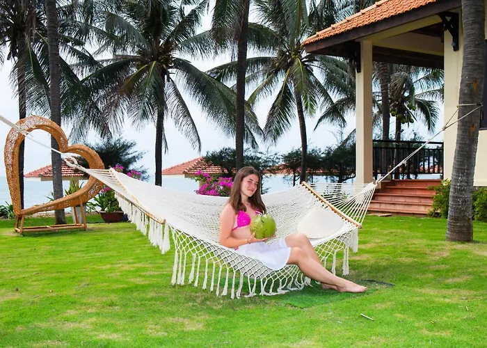 Курортный комплекс Golden Coast & 4*