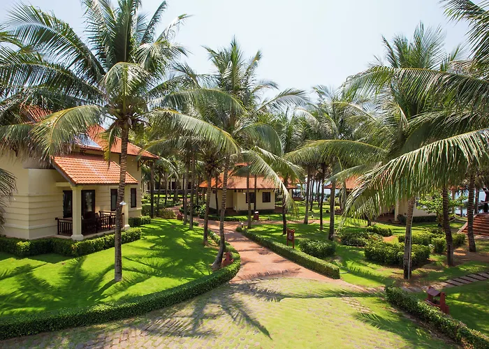 Курортный комплекс Golden Coast & 4*